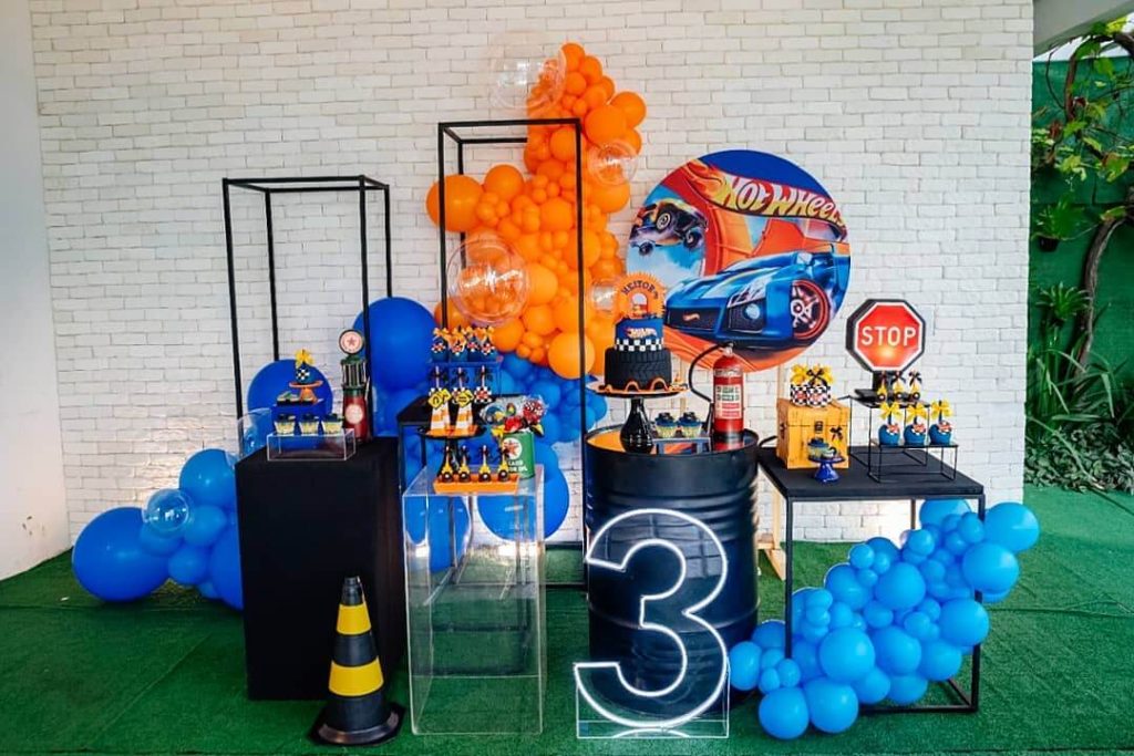 Hot wheels themed party decorations